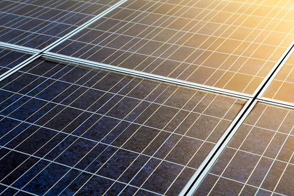 太阳能电池转化效率提升有了新策略 控制晶体生长方向是关键(图1)
